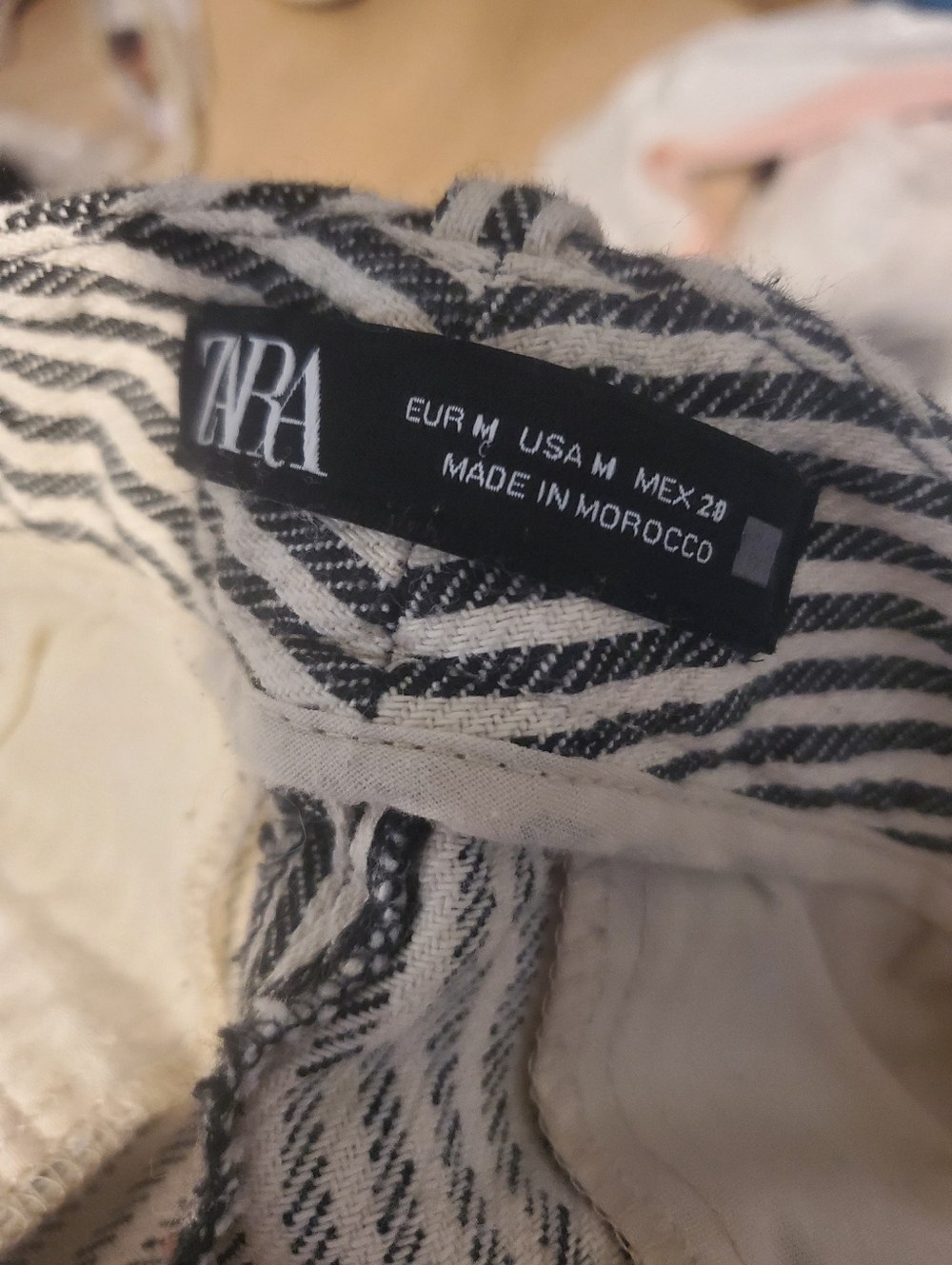 Zara Black & White Vertical Striped Cuffed Pants - Picture 4 of 4